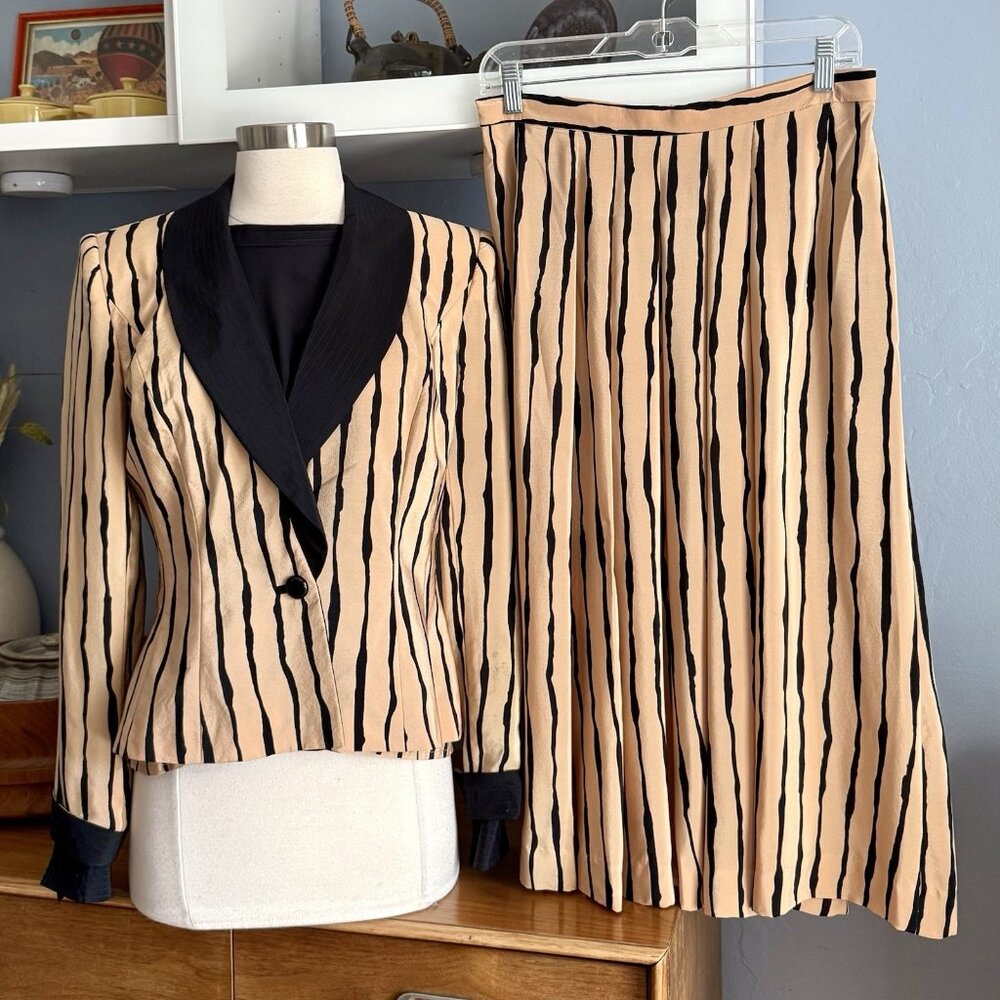 Vtg 80s DAVID HAYES 3pc Silk Blouse Blazer & Pleated Skirt Suit Striped